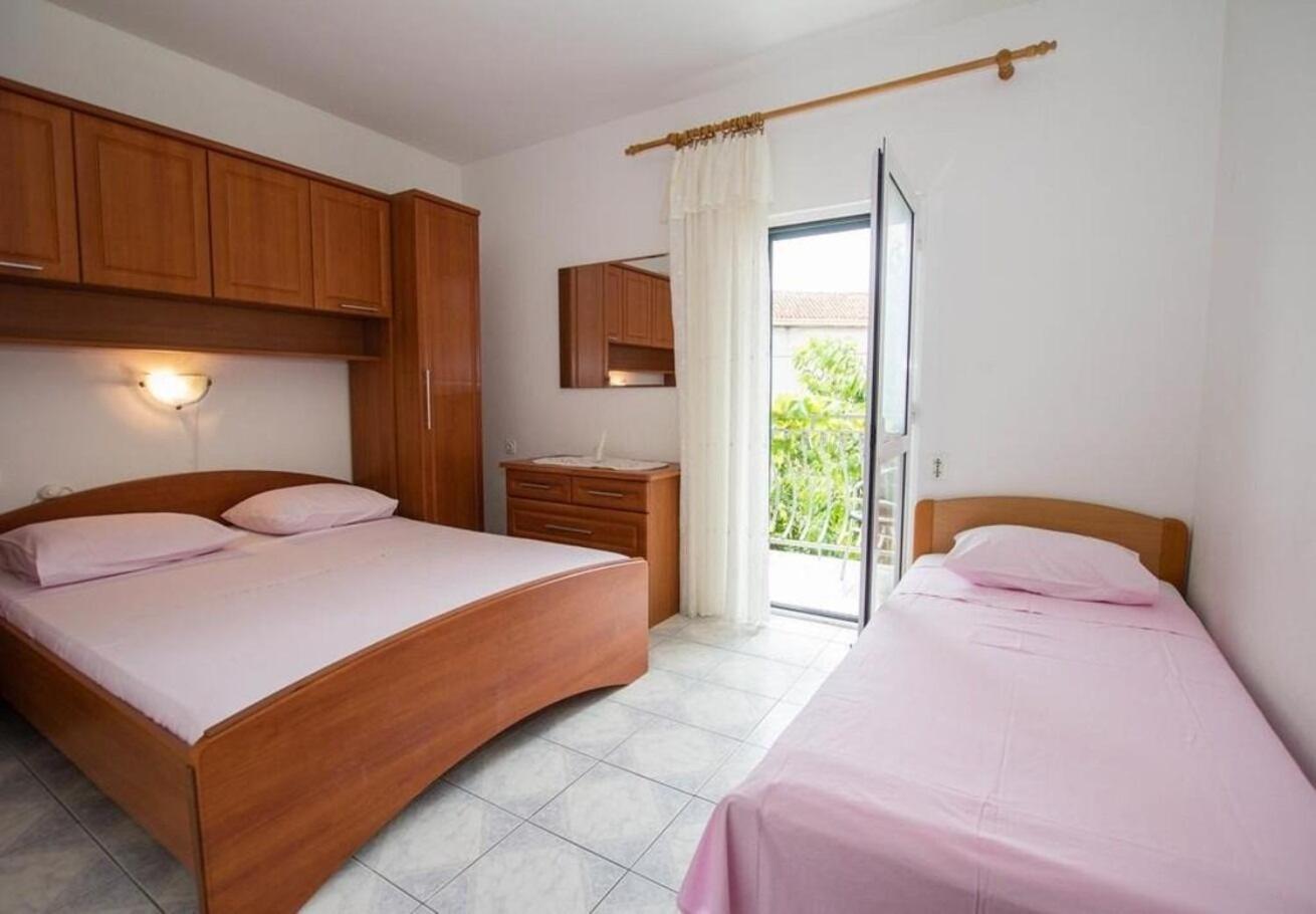 Apartments Juri Sućuraj Εξωτερικό φωτογραφία