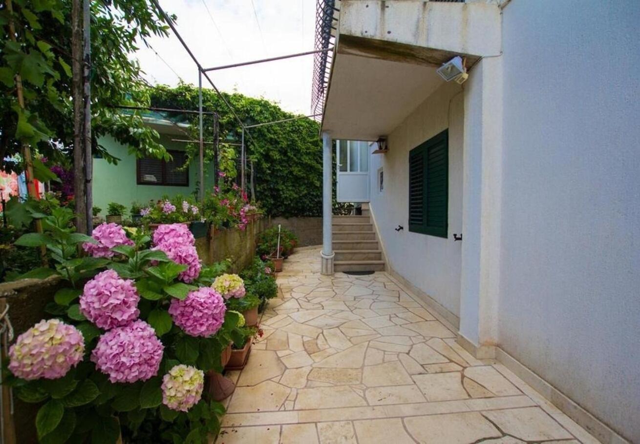 Apartments Juri Sućuraj Εξωτερικό φωτογραφία