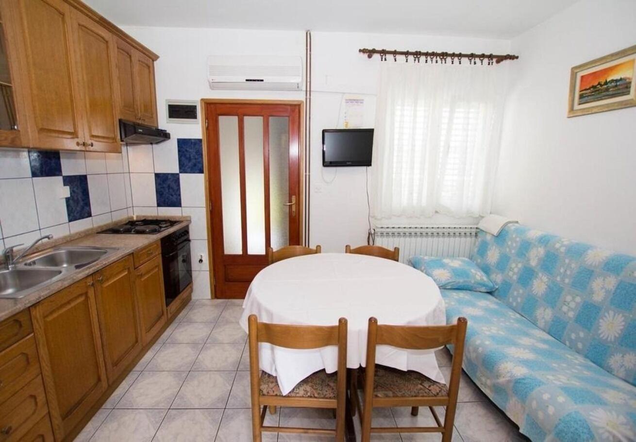 Apartments Juri Sućuraj Εξωτερικό φωτογραφία